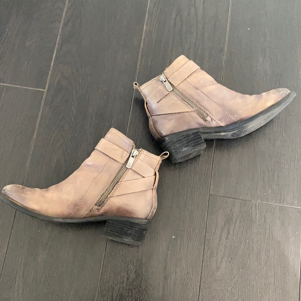 Vince Camuto VP Beamer Brown Leather Bootie 6.5
